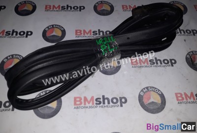 Уплотнитель двери передний левый Мерседес W211