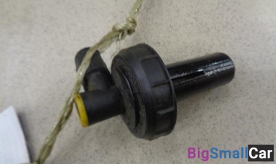 Крышка бачка тормозной жидкости от Renault Megane 1 1996-2002 - купить Аксае