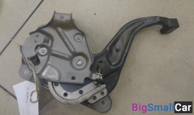 Педаль стояночного тормоза от Infiniti QX56 JA60 2004-2009 - купить Аксае