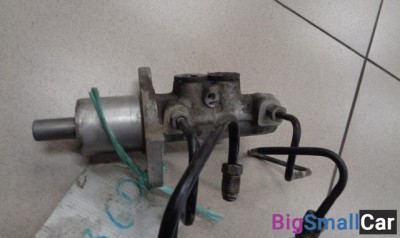 Цилиндр тормозной главный от Jeep Cherokee KJ 2001-2007 - купить Аксае