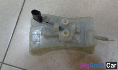 Бачок главного тормозного цилиндра от Audi A4 B7 2004-2007 - купить Аксае