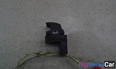 Кнопка открывания лючка бензобака от Volkswagen Jetta 5 2005-2011 - купить Аксае