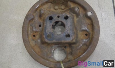 Щит опорный задний правый от Renault 21 1986-1994 - купить Аксае