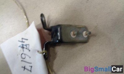 Петля двери задней правой нижняя от Toyota Funcargo 1999-2004 - купить Аксае