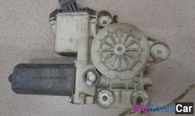 Моторчик стеклоподъемника задний правый от Toyota Avensis 2 2003-2009