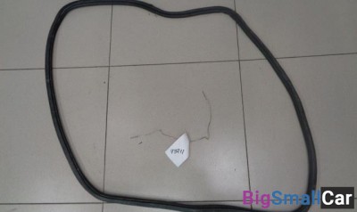 Уплотнитель проема двери багажника от Audi A4 B7 2004-2007 - купить Аксае