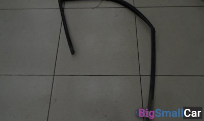 Уплотнитель стекла двери передней левой от Ford Explorer U2 1995-2001 - купить Аксае