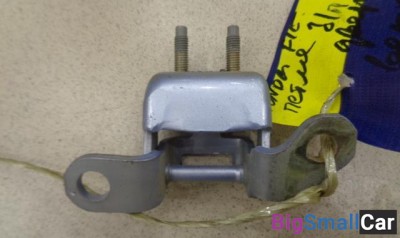 Петля двери задней верхняя от Honda Fit 2001-2008 - купить Аксае