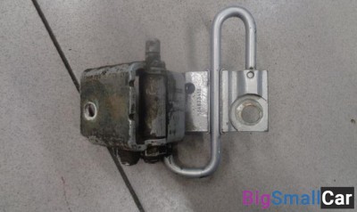 Петля двери задней правой нижняя от Volkswagen Golf 4 1997-2006 - купить Аксае