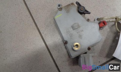 Активатор замка двери задней левой от Nissan Primera P11 1995-2002