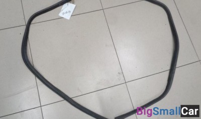 Уплотнитель проема крышки багажника от Suzuki Liana 2001-2007 - купить Аксае