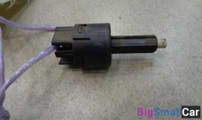 Датчик включения стоп-сигнала от Mitsubishi Pajero, Montero 3 1999-2006 - купить Аксае
