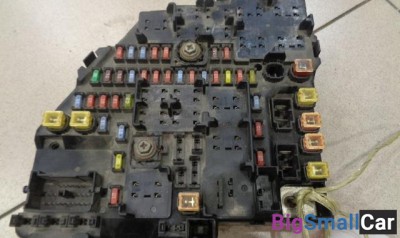 Блок предохранителей подкапотный от Cadillac STS 2005-2011 - купить Аксае