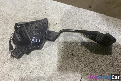 Педаль газа Toyota Vitz 10