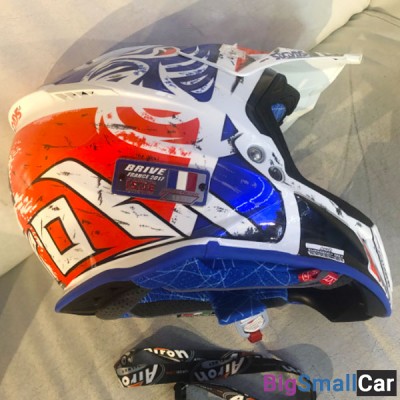 Шлем AIROH Aviator2.2 Six Days 2018 red/blue M AV22SD855