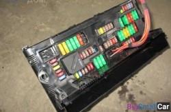 Блок предохранителей перед. (61 Общее э/оборудование автомобиля) 61149252815 - купить Аксае